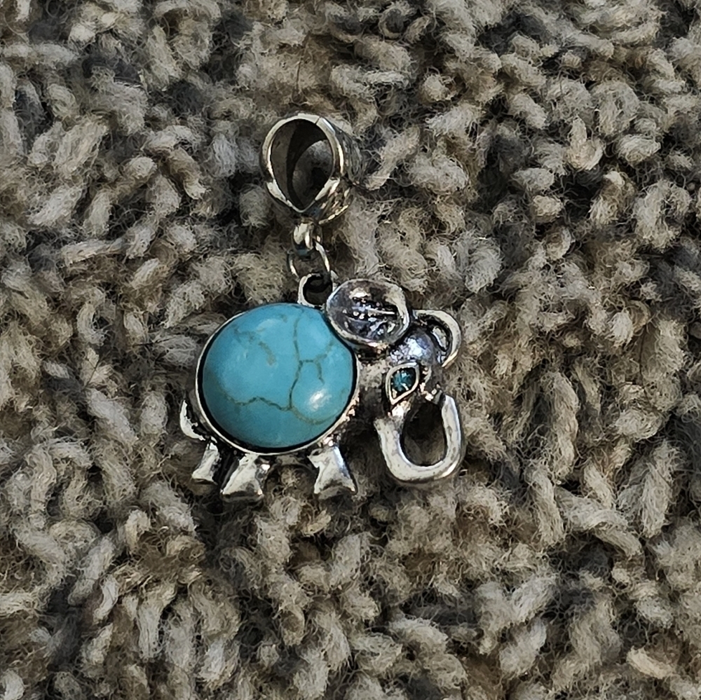 Elephant Pendant- NWOT